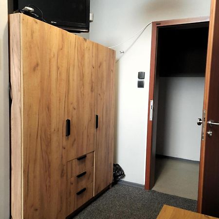 לודז' Go Hostel Rewolucji מראה חיצוני תמונה