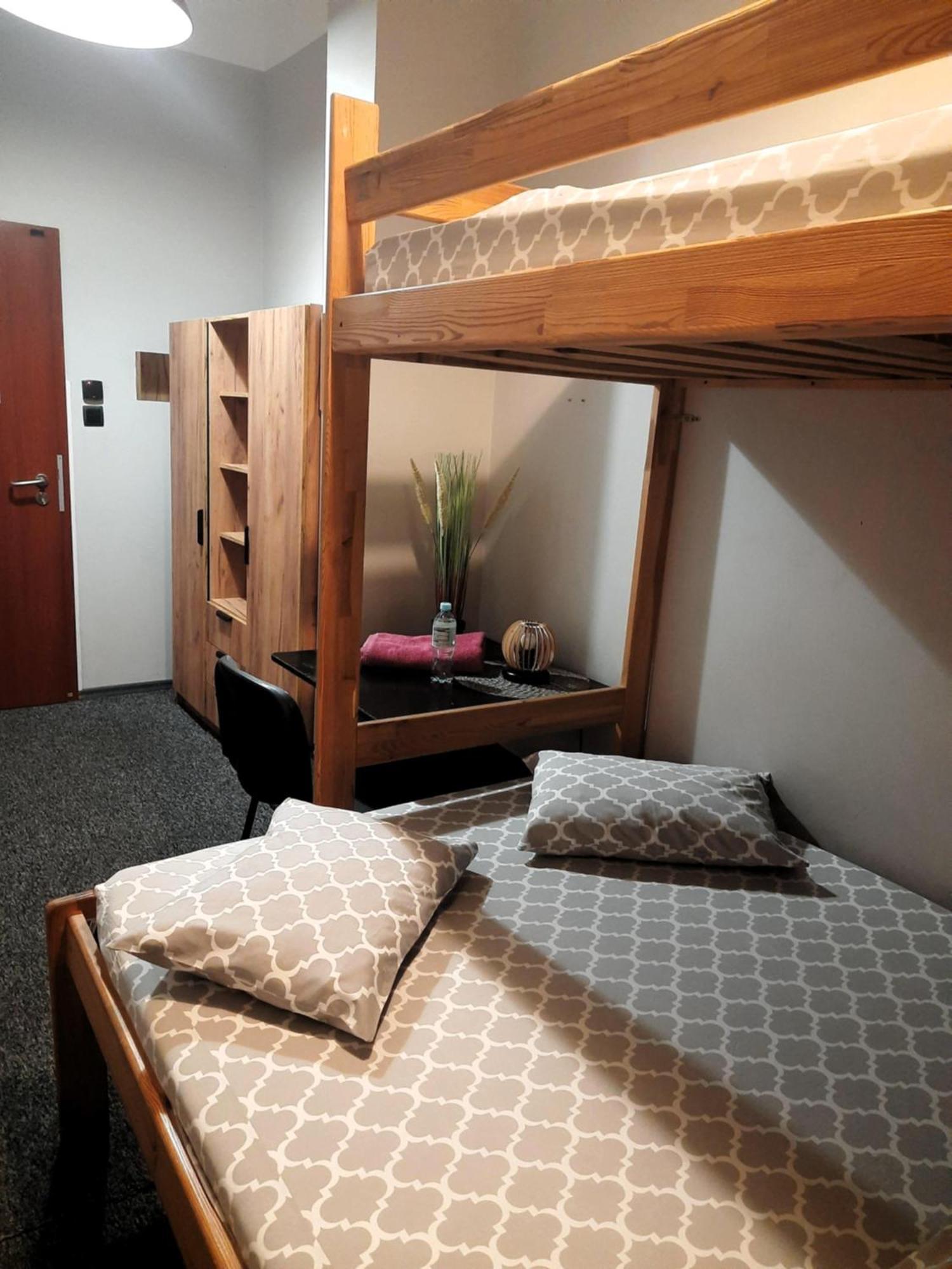לודז' Go Hostel Rewolucji מראה חיצוני תמונה